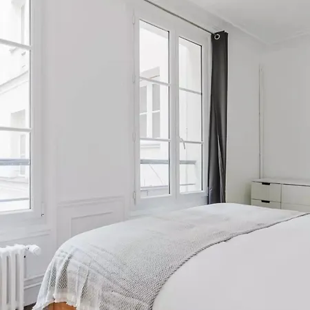Montaigne Champs Elysees * Paris